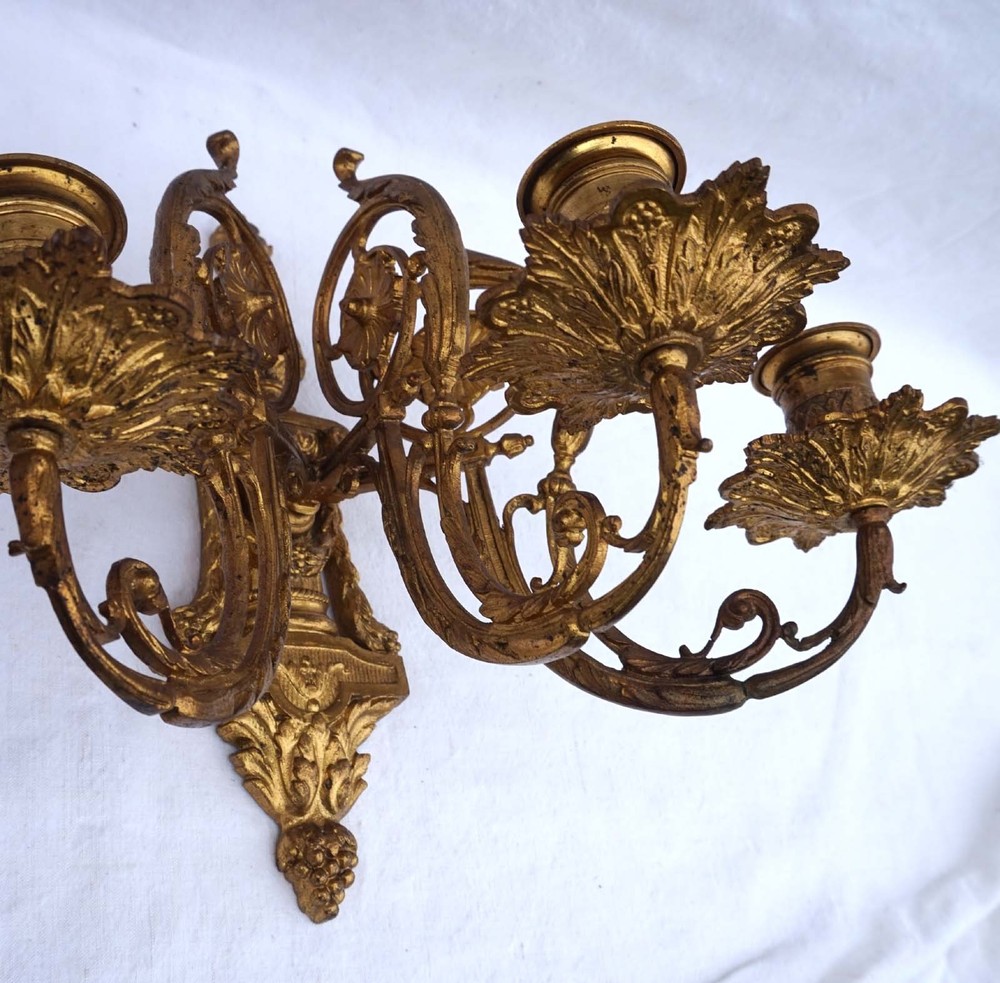 French Victorian Ormolu Engraved Brass 3 Arms Sconce Wall Light 19th C