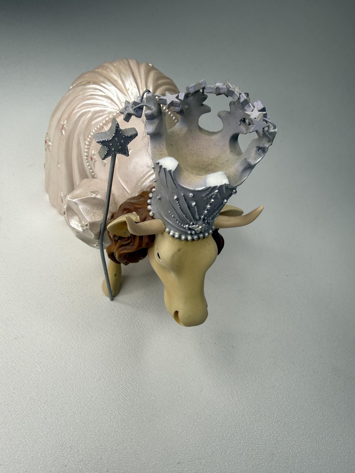 CowParade Glinda The Good Witch Cow Figurine 7723 2005 Wizard Of Oz Damaged READ