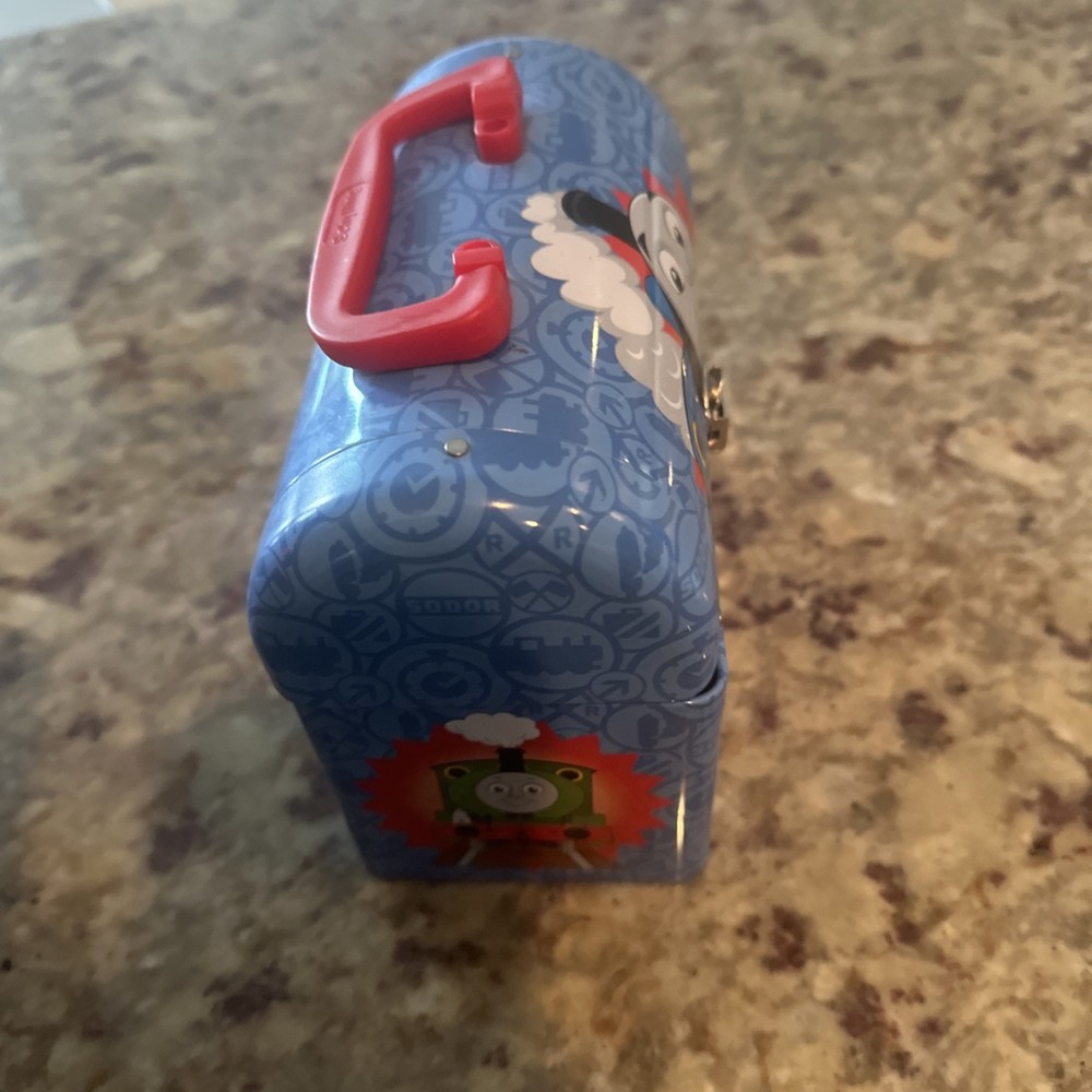 2011 Thomas The Train Lunch Box Pale