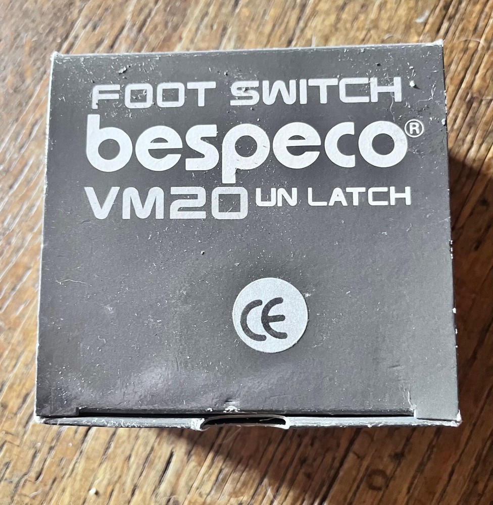 Bespeco VM20 Unlatching Foot Switch