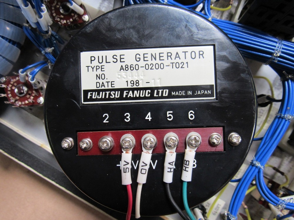 FANUC OPERATOR CONTROL PANEL W/ PULSE GENERATOR A860-0200-T021 FR VMC W/ 6M