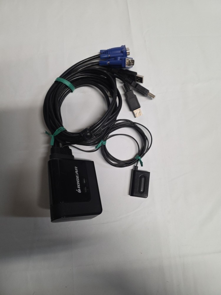 IOGEAR GCS22U: KVM Switch-2 ports