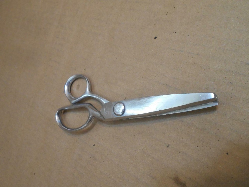 Nikon Wave Ruffle Edge Craft Scissors ~