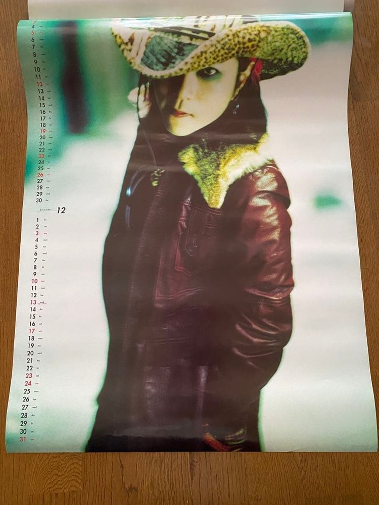hide calendar 2000