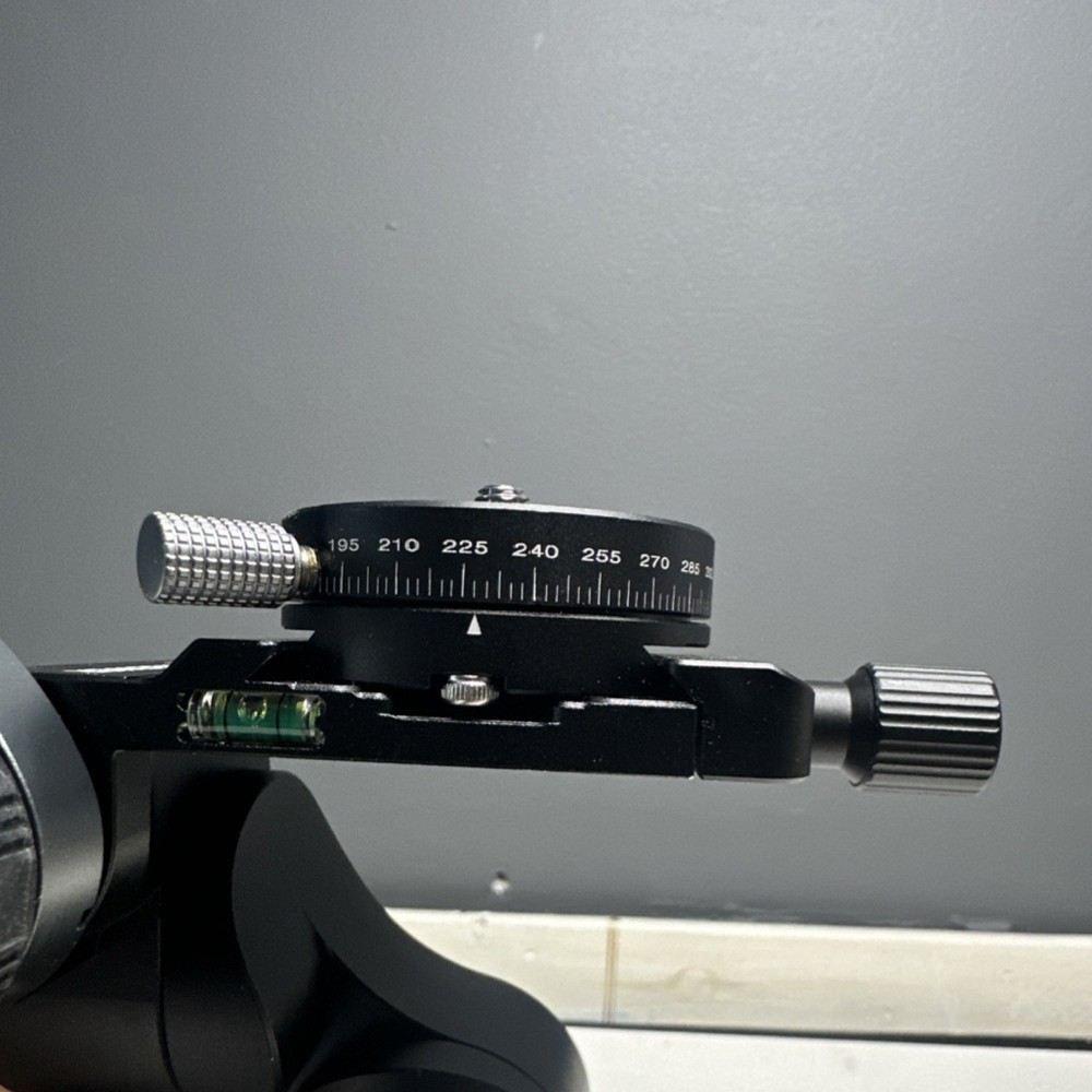 NEEWER 3 Way Geared Tripod Head