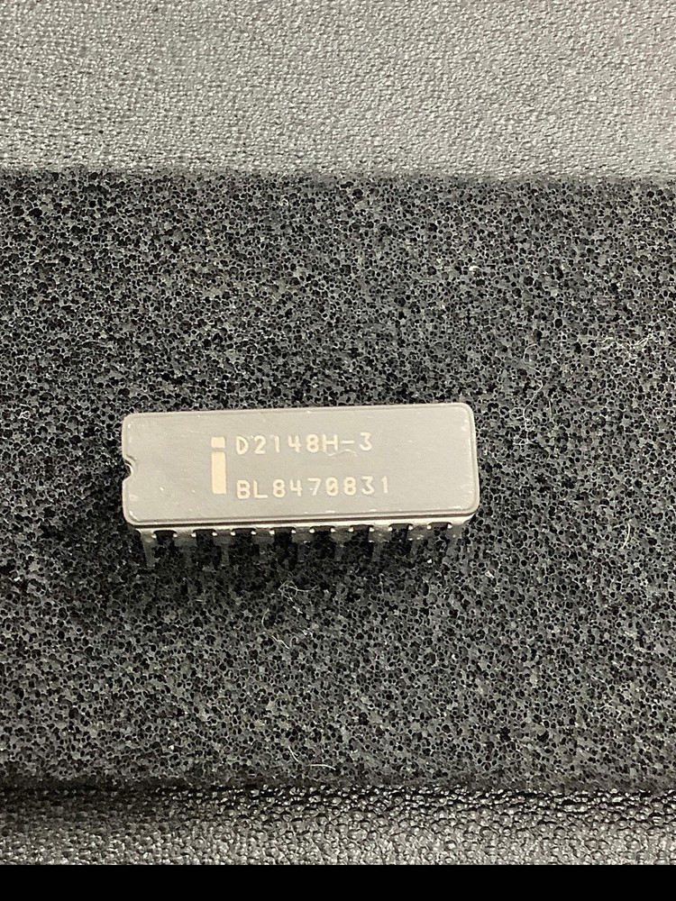 D2147H-3 - INTEL - High Speed 4096 x 1 Bit Static RAM