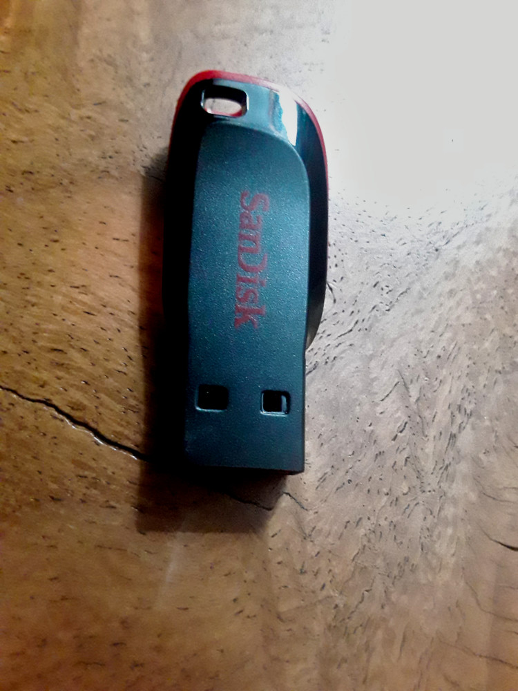 🐧 Linux + FREE Games [ Portable Installation 64GB (USB 3.0) Thumbdrive ]