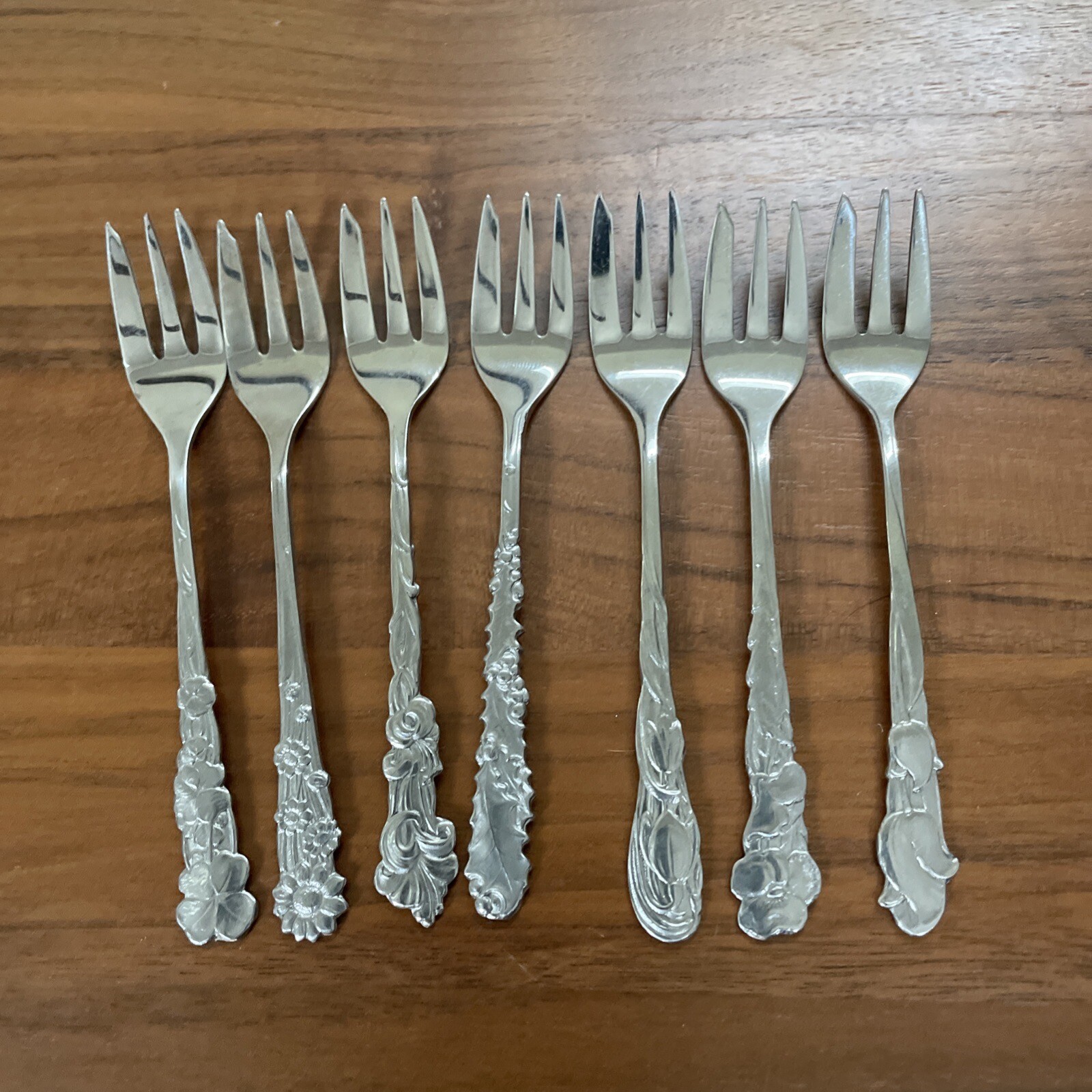 VintageGero Zilmeta 7 stainless Cocktail Hors D'oeuvre Forks Floral