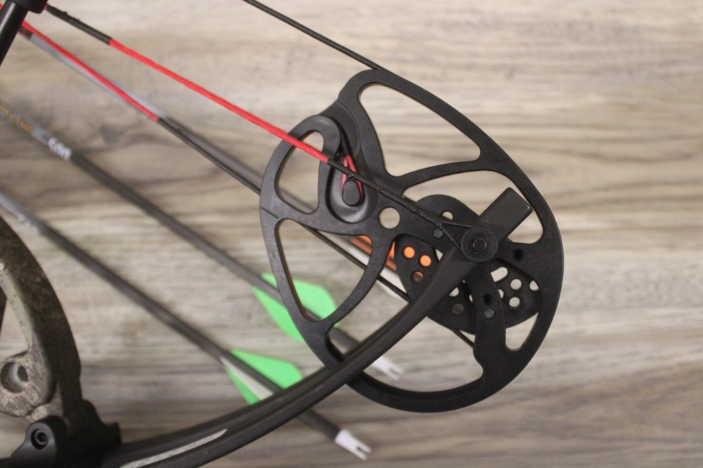 Blackout Intrigue XST Compound Bow 70Lb