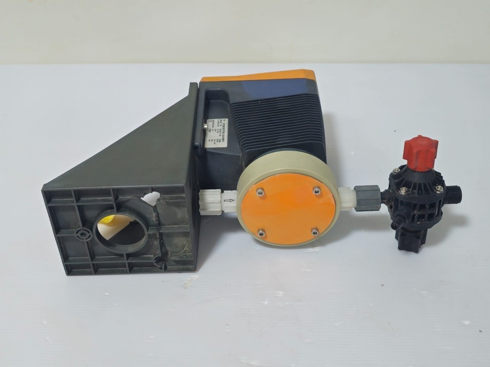 ProMinent Beta/5 BT5B0232PP Dosing Pump Metering Pump 230V