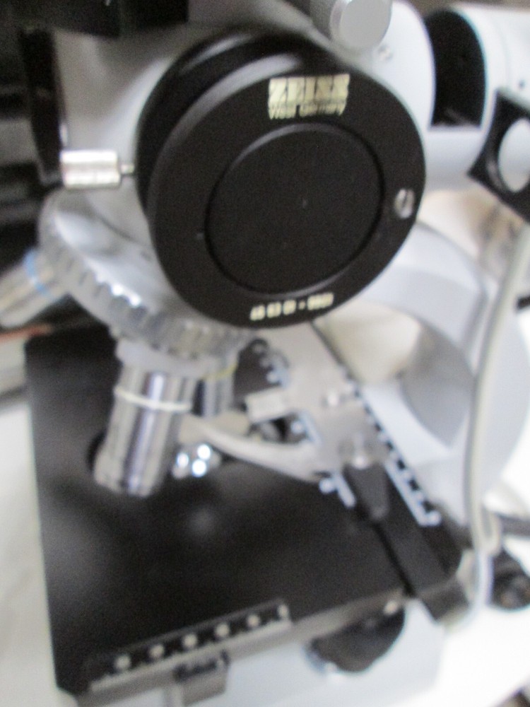 ZEISS 872 E Microscope .. Excellent condition .. Ready to go to work