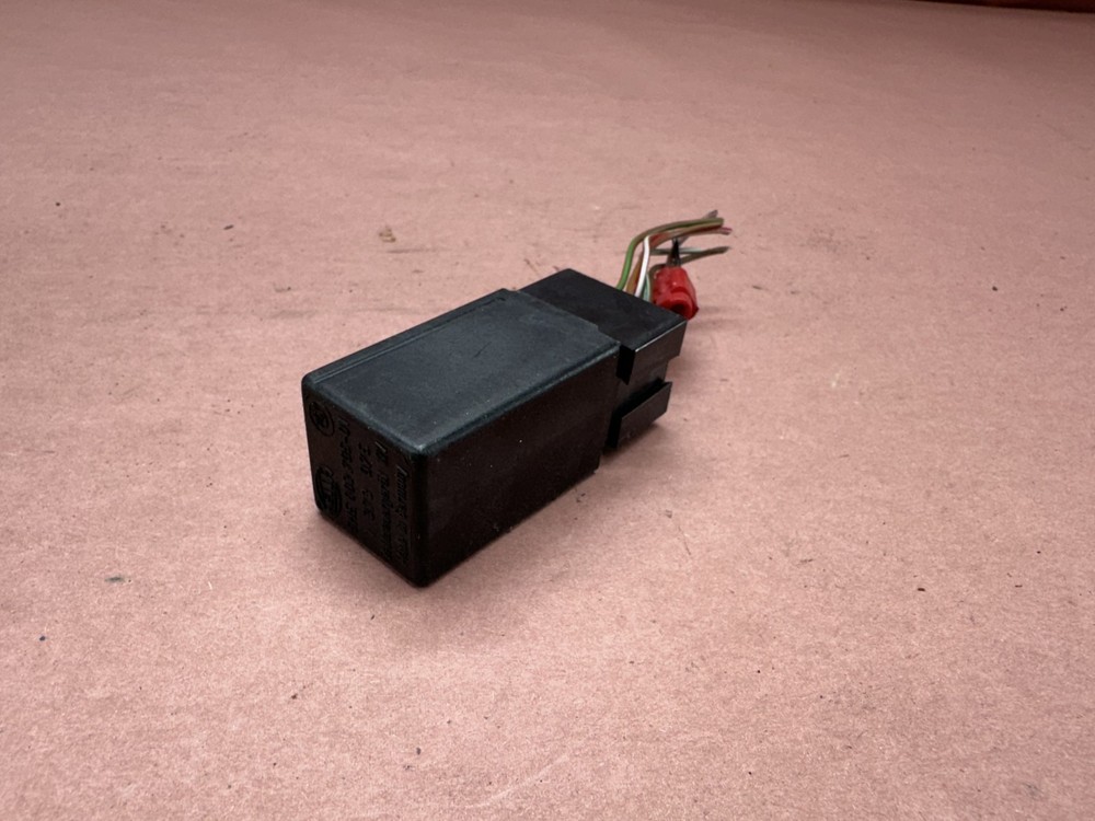 BMW E28 528e E30 E24 E23 Interior Light Control Delay Relay Module OEM #86160