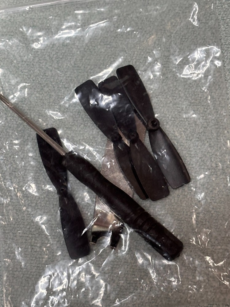 FQ28 Flying egg drone - Black - Used