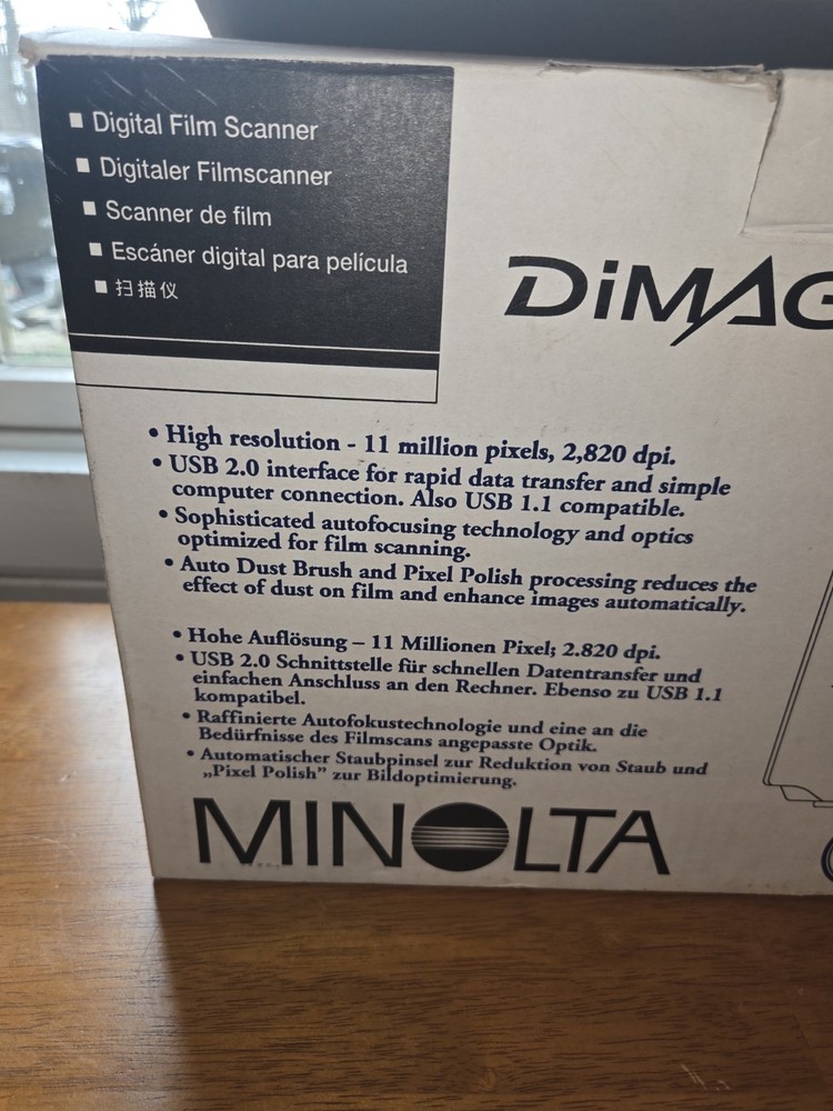 Minolta DiMage Scan Dual III Model AF-2840 W/ Cables, Box, Software