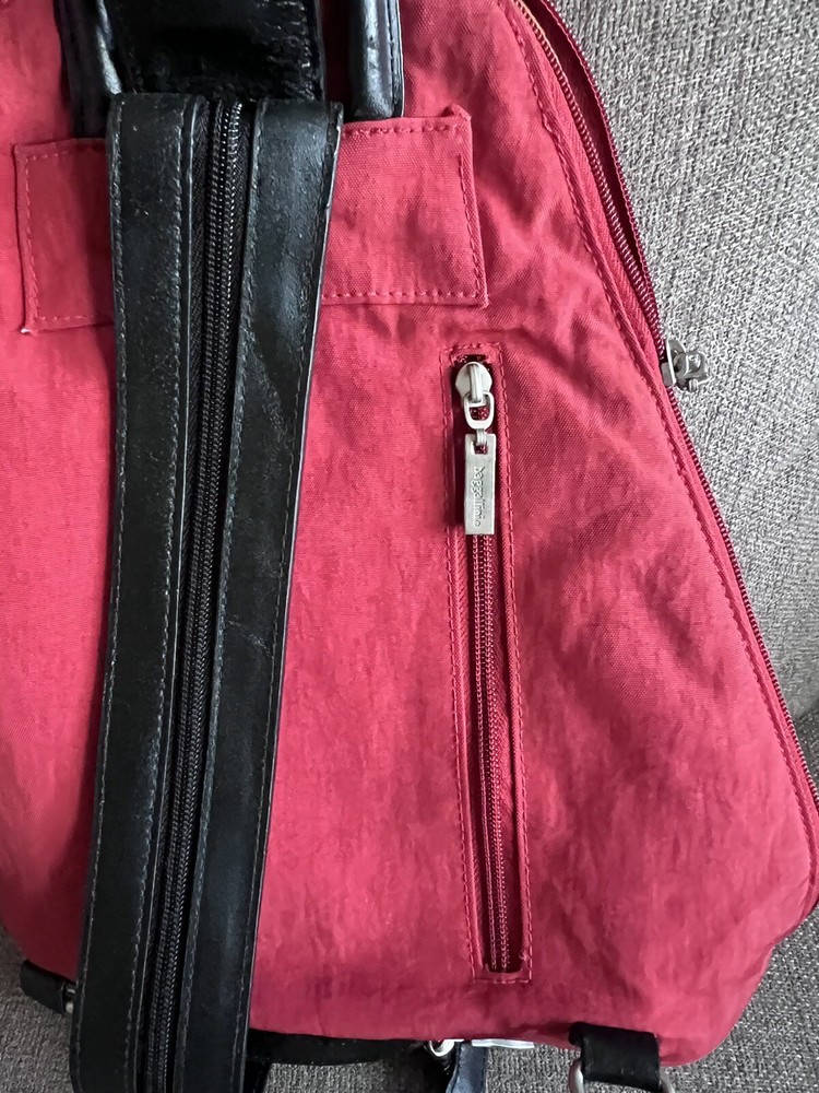 Baggallini Metro Convertible Backpack Nylon Rusty Red. Clean Inside/out