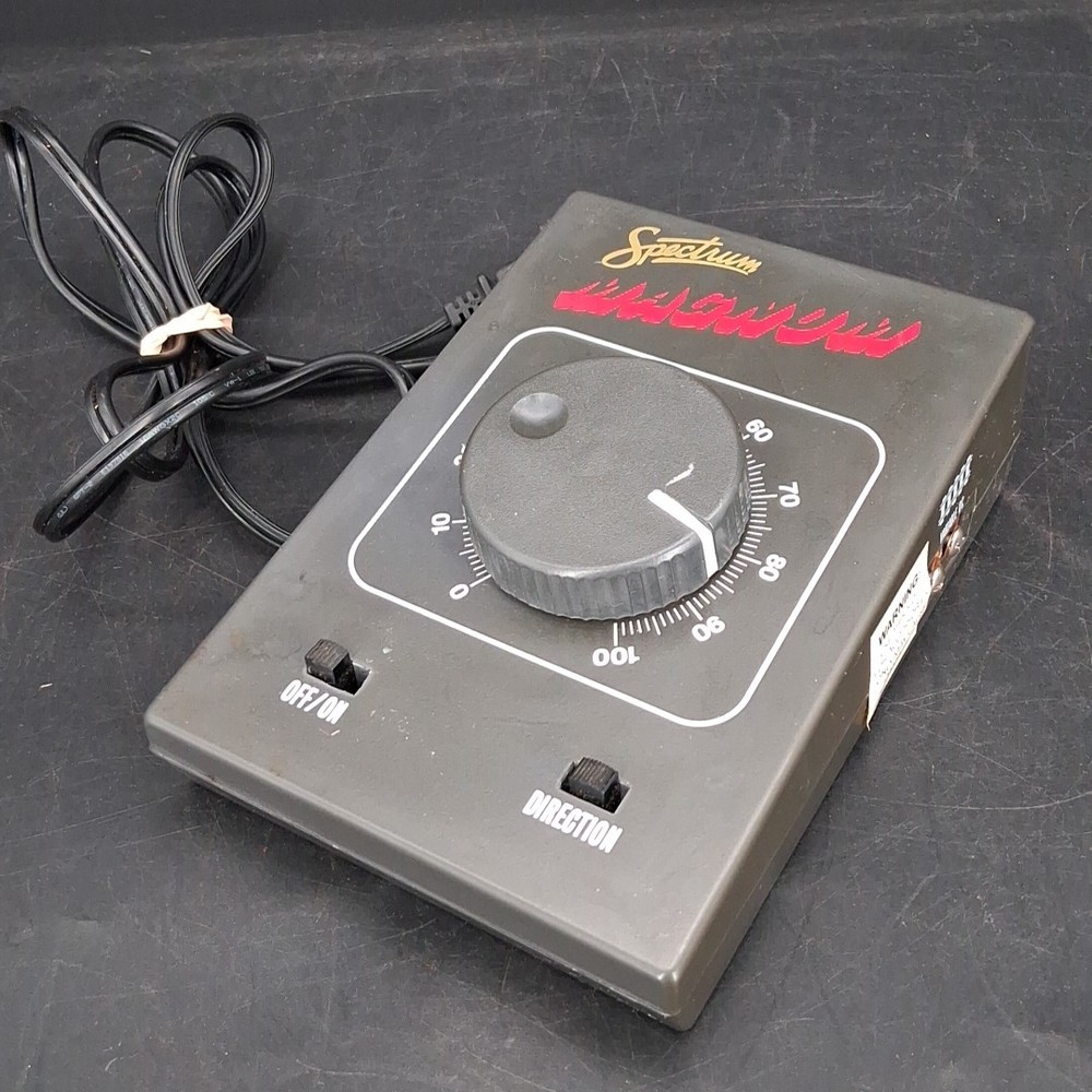 Spectrum Magnum 44-6681 Variable DC Hobby Transformer Train Controller Turns On