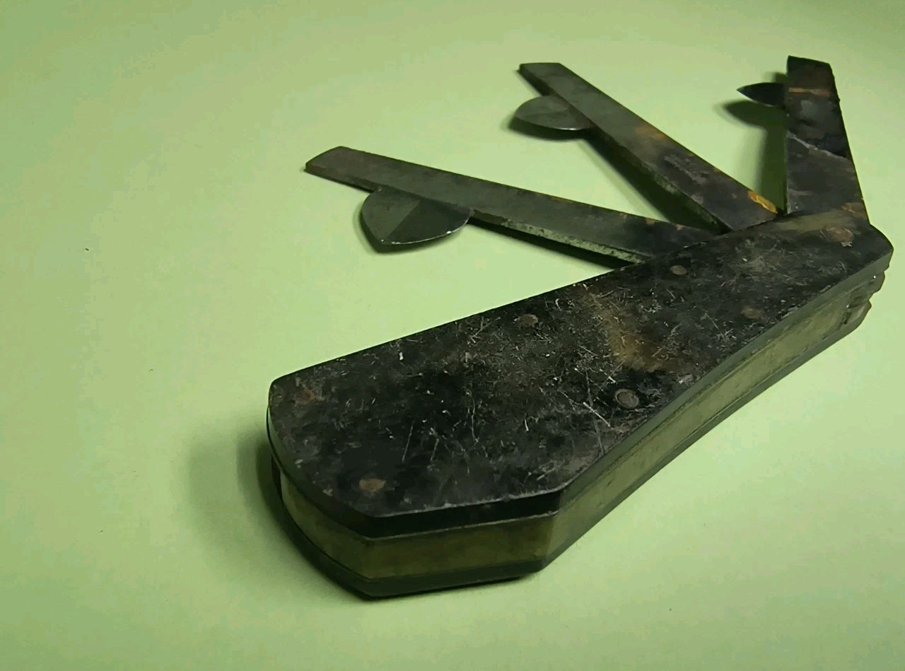 Antique Wade Wingfield & Rowbotham 3 Blade Blood Letting Fleam Bleeder Tool