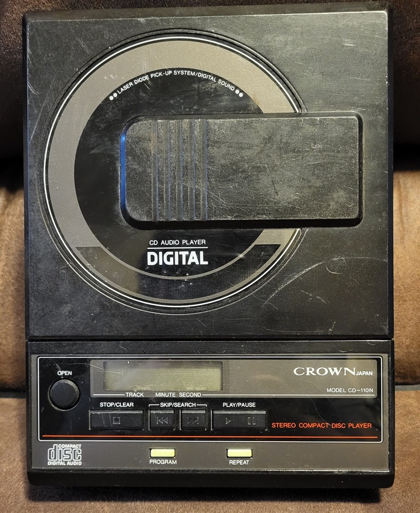 Crown Compact Disc Player Model 110N 1987 Japan