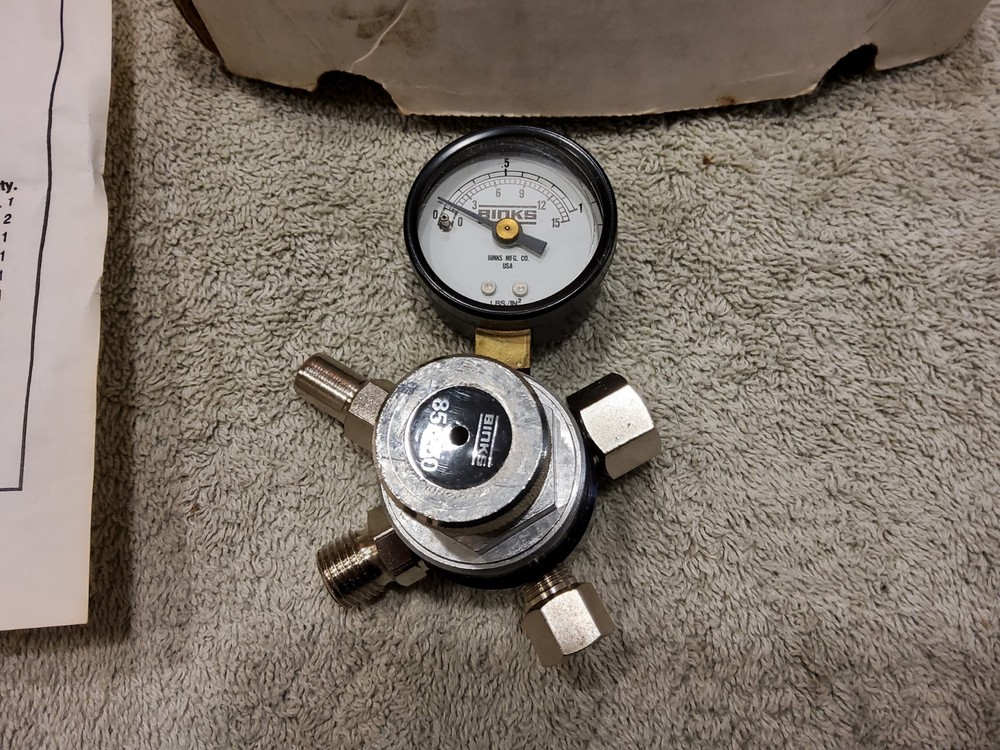 New BINKS- 85-221 PRESSURE REGULATOR