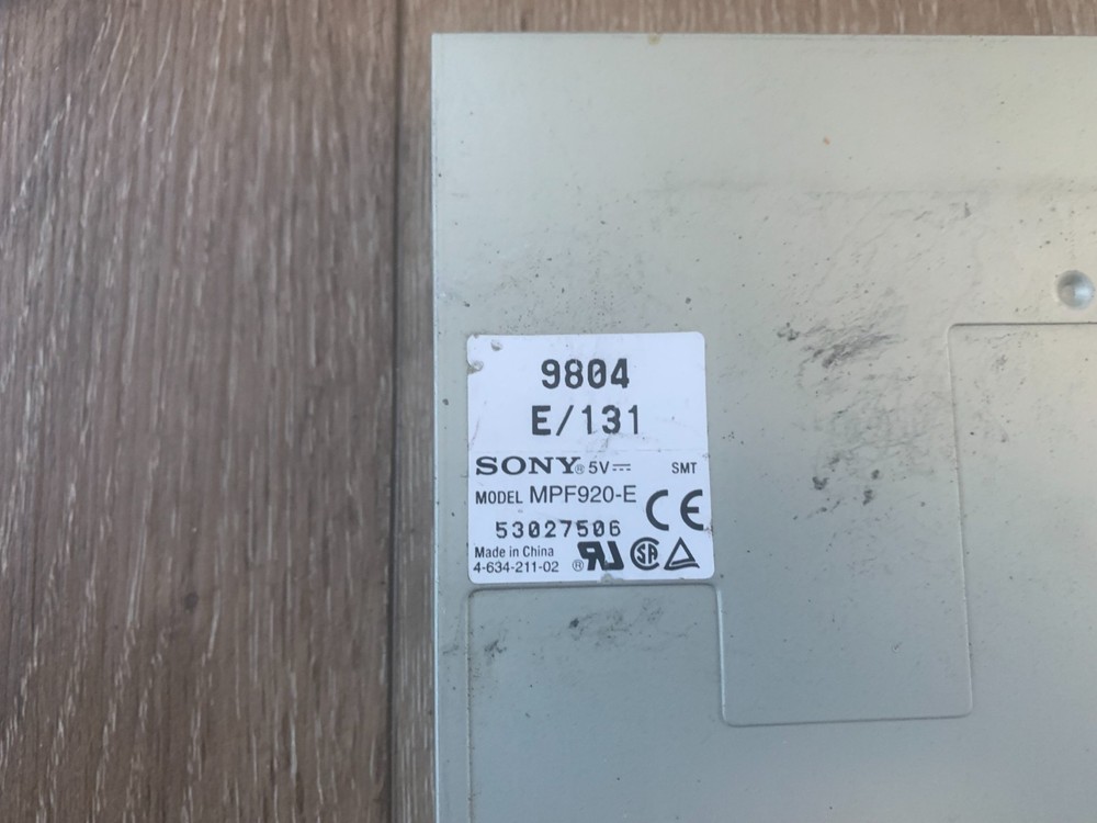 Sony MPF920-E 3.5" 1.44MB IDE Internal Floppy Disk Drive Beige Bezel
