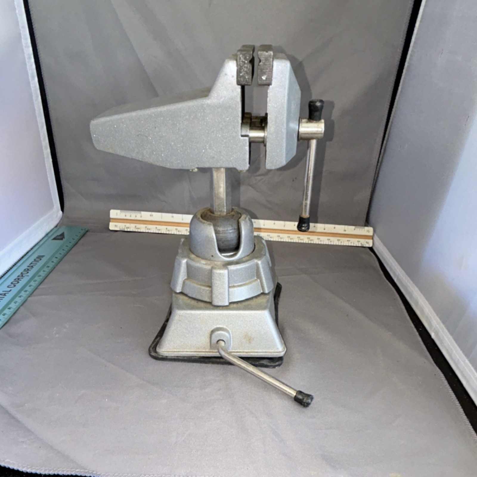 Craftsman Bench Vise Cast Iron Silver 4 in Jaw 4 in Opening Rotating Swivel Base