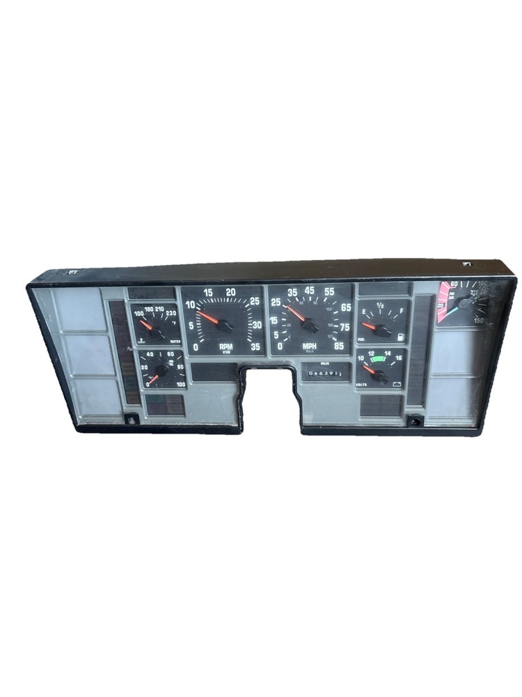 INTERNATIONAL 4900 INSTRUMENT CLUSTER