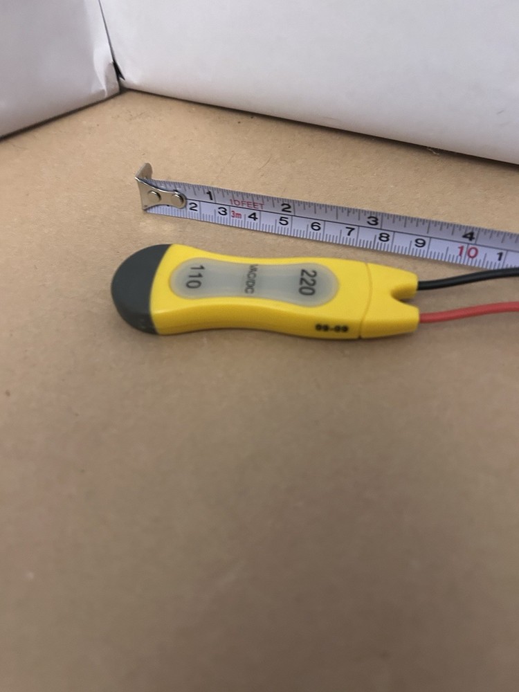 SPERRY INSTRUMENTS 2-RANGE VOLTAGE TESTER HET202 110-220 V AC/DC. USED