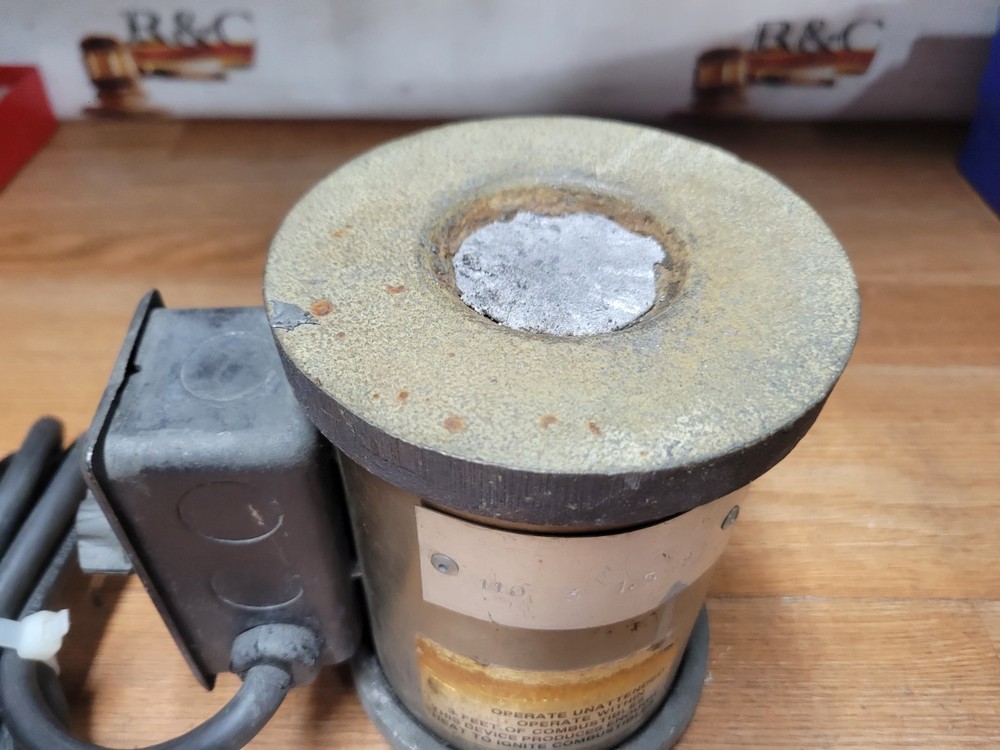 HOT MELTING POT FOR SOLDER