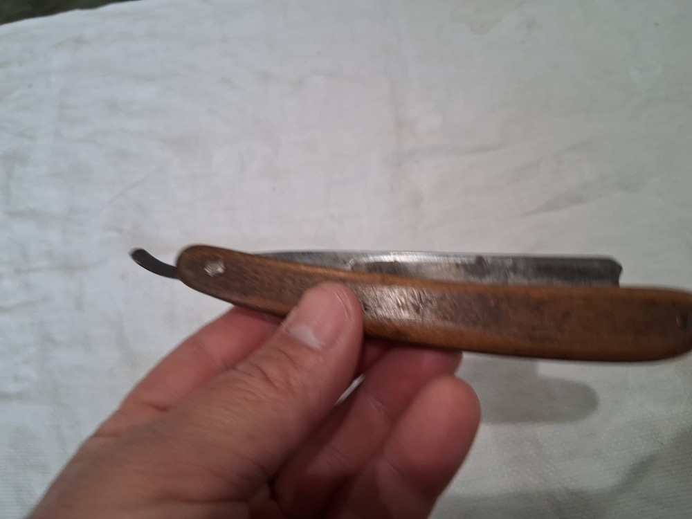 Adam Barlow Straight Razor