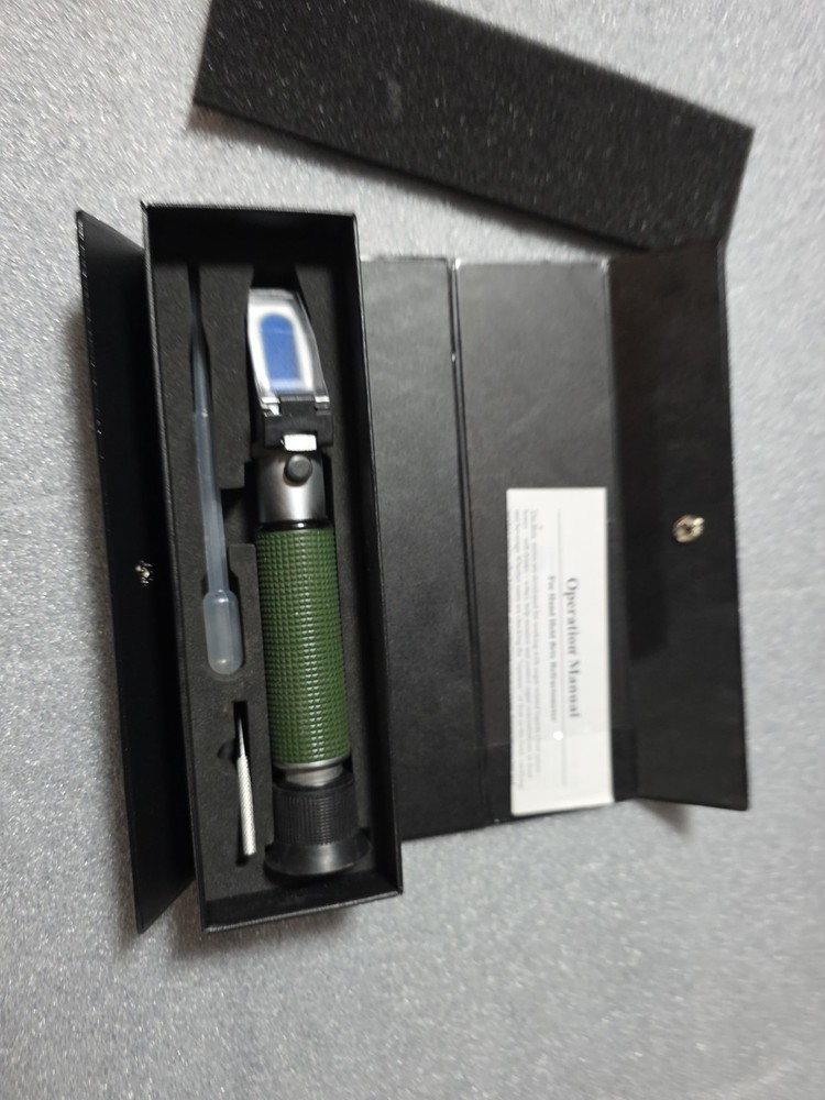 Zebra Skimmers Hand held Refractometer MT-010ATC