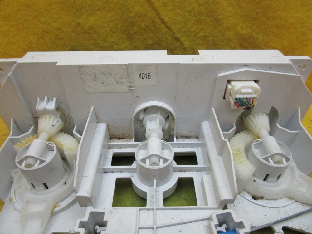 14 2014 Mazda 3 AC Heat Temperature Climate Control Switch