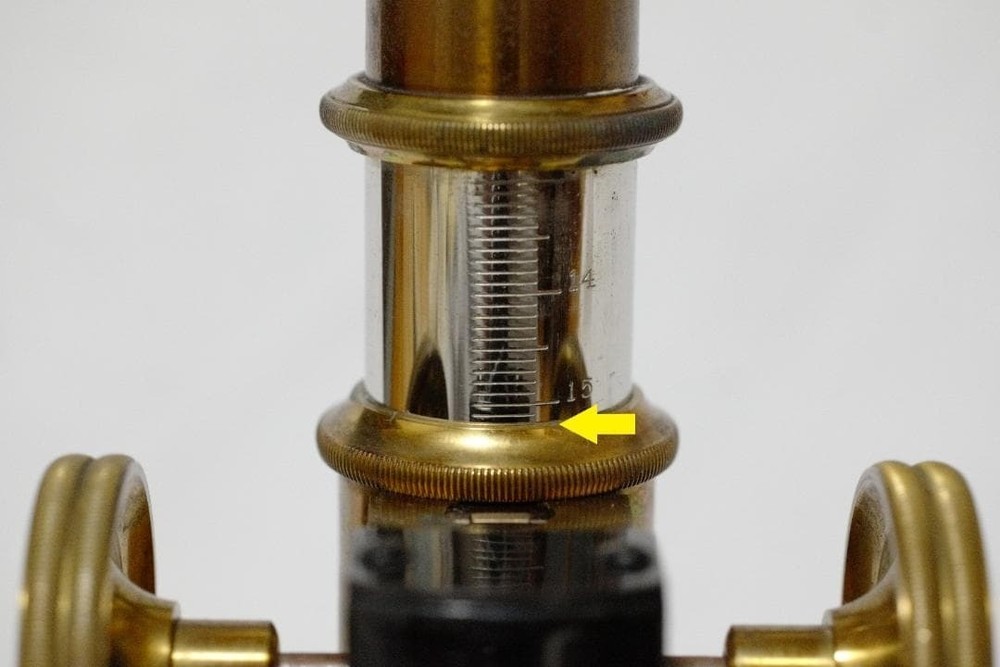 Antique Microscope Olympus “Mizuho” Microscope Height: approx. 28 cm