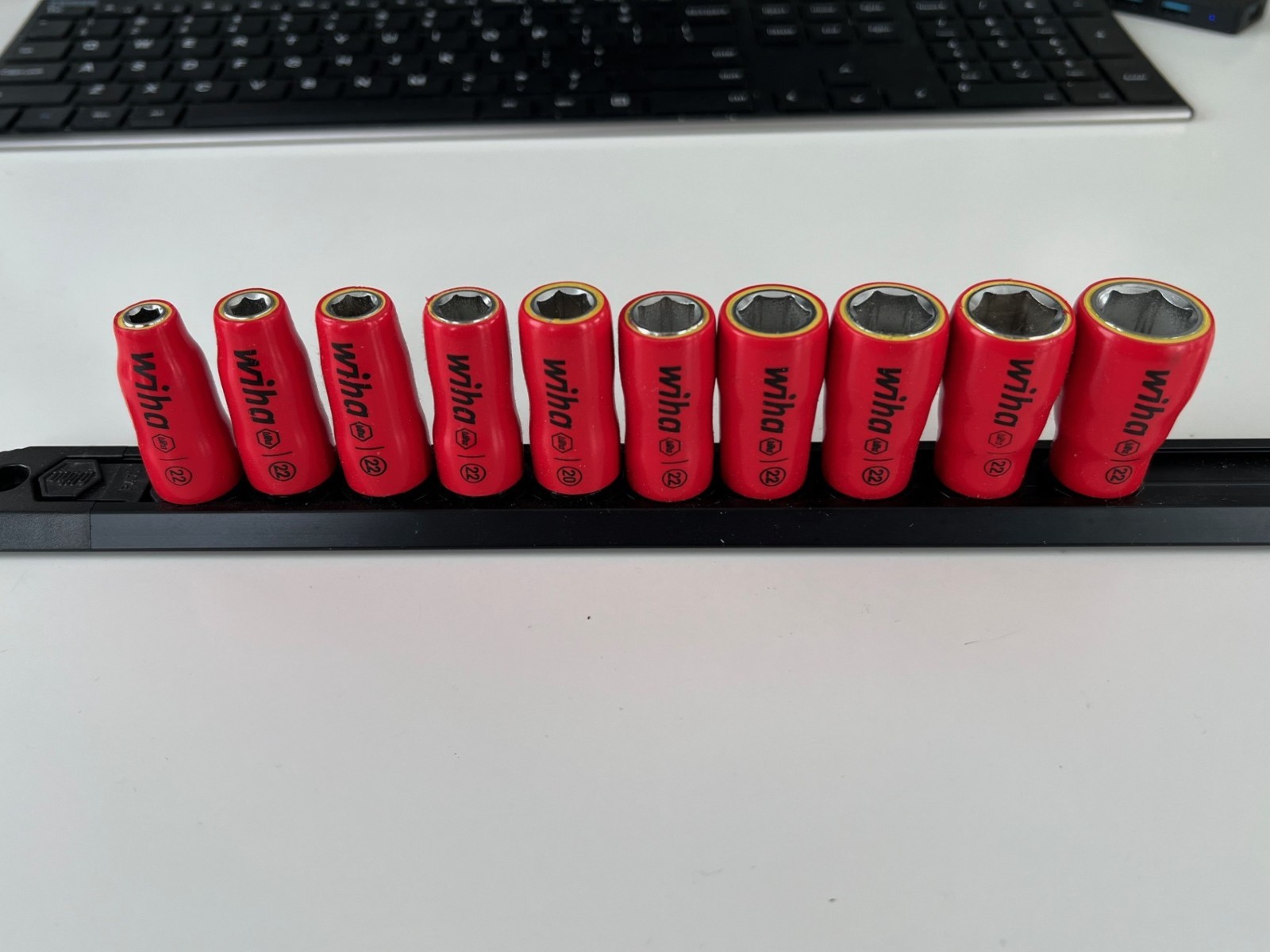 Wiha 10 Piece Insulated Socket Set 1/4" Drive - Metric