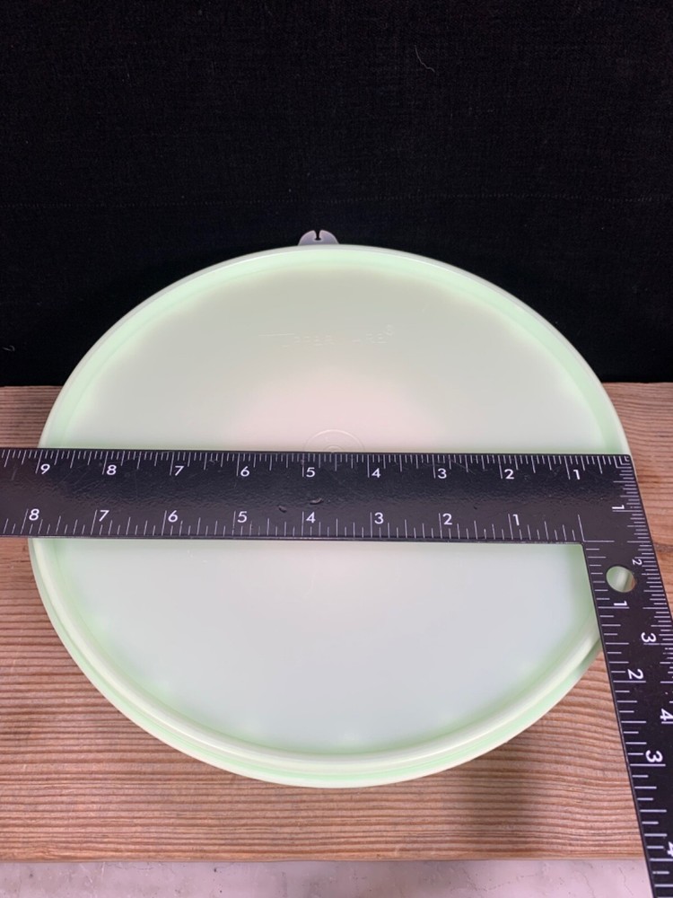 Vintage Tupperware Jade Green Fluted 9" Jello Mold Ring, Fluted, 3pc