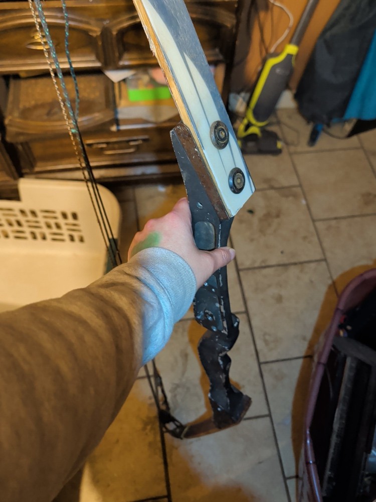 2 Hunting Bows