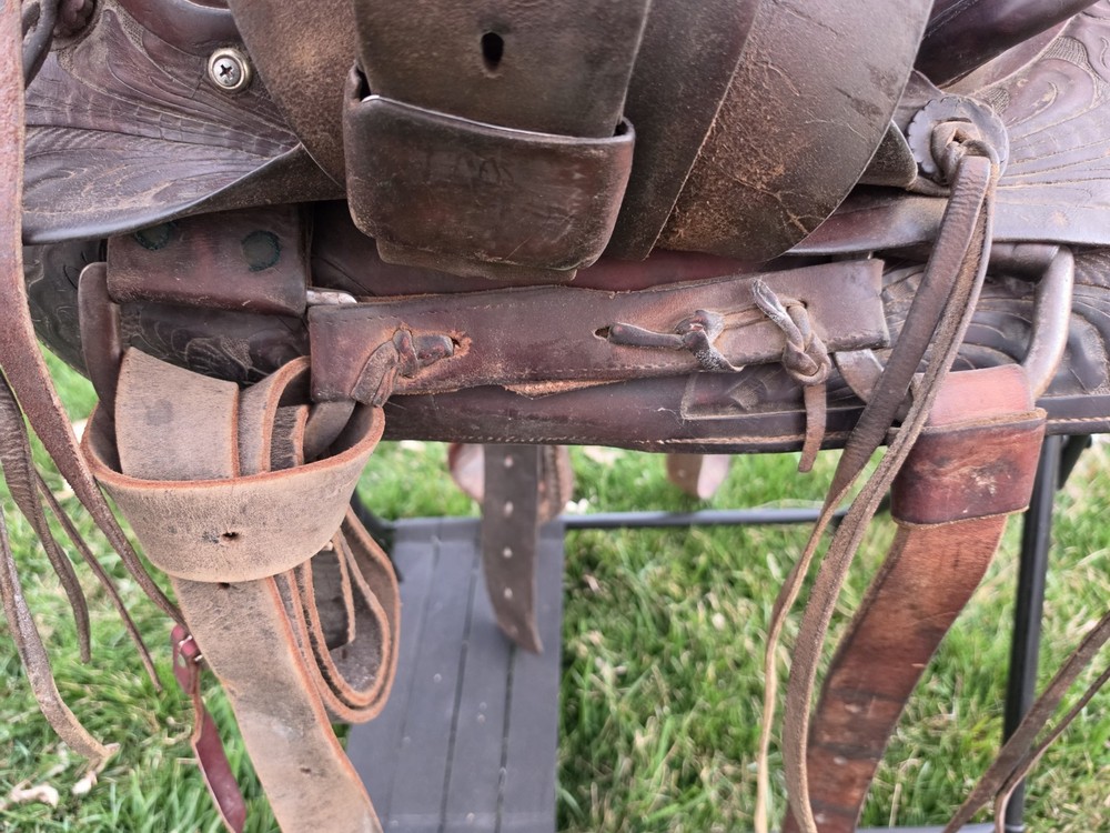 Vintage 14" Seat Ranch Saddle