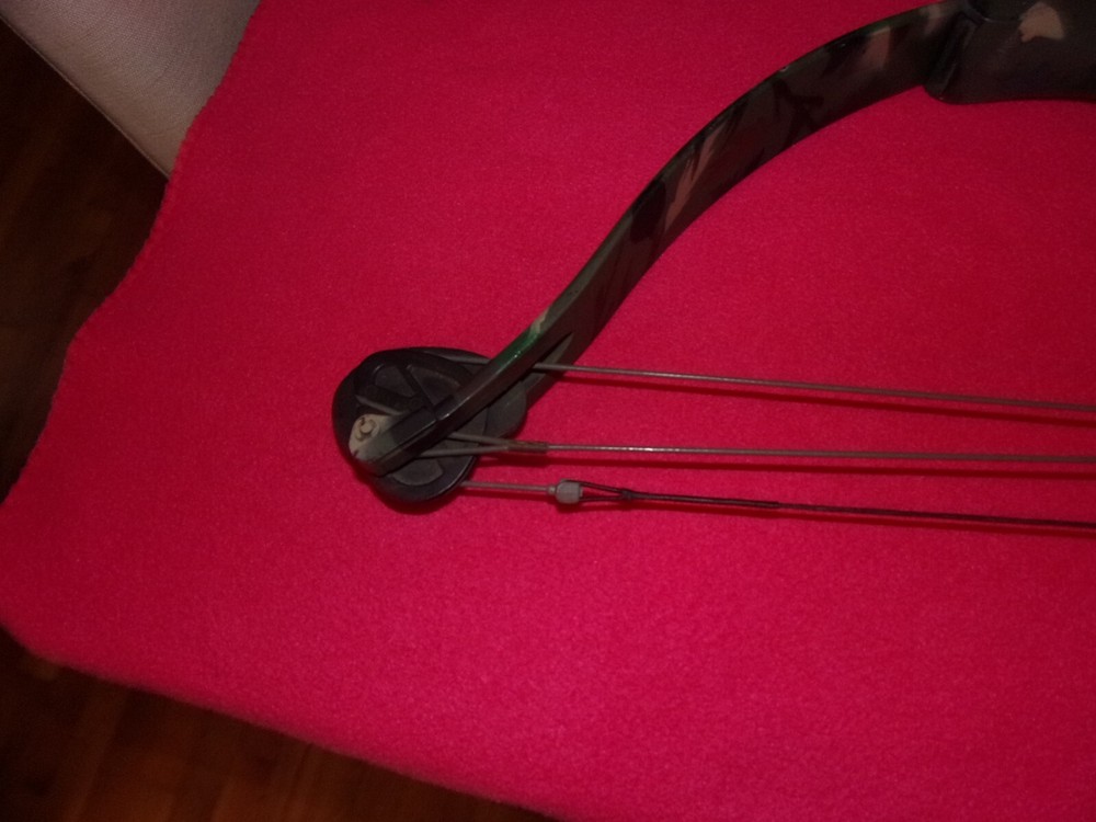 PSE Fast Flight Compound Bow