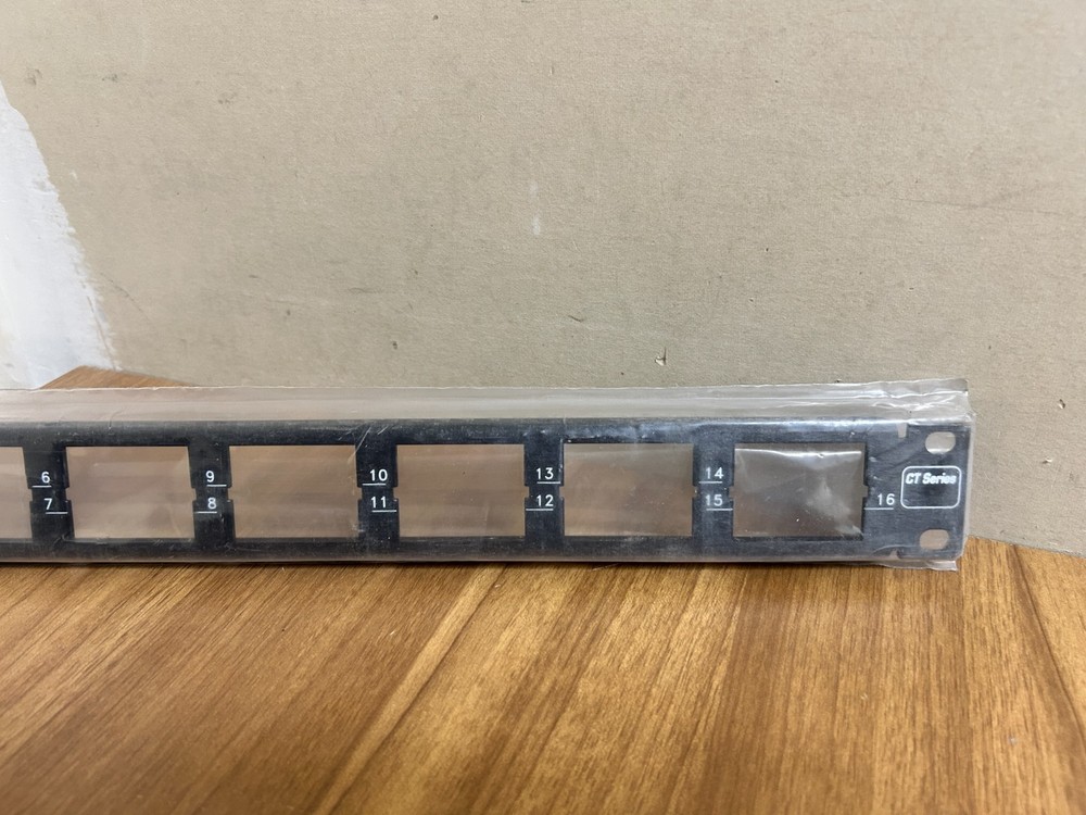 SIEMON CT-PNL-16 CT SERIES PATCH PANEL