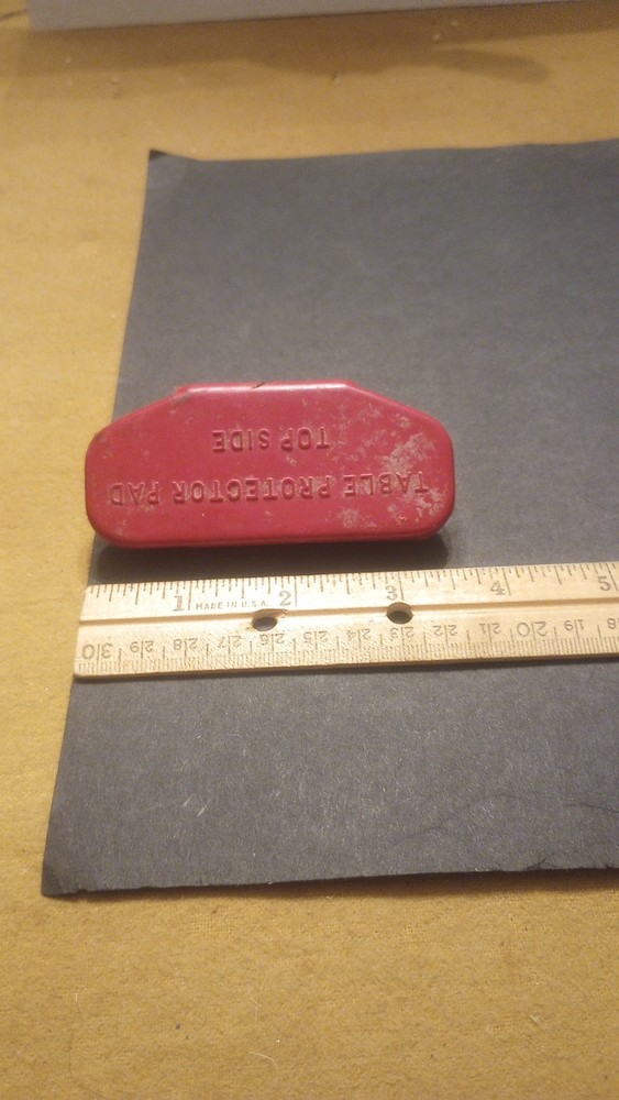 RARE VINTAGE RUBBERMAID HOUSEWARE Table Protector Pad - Read Description