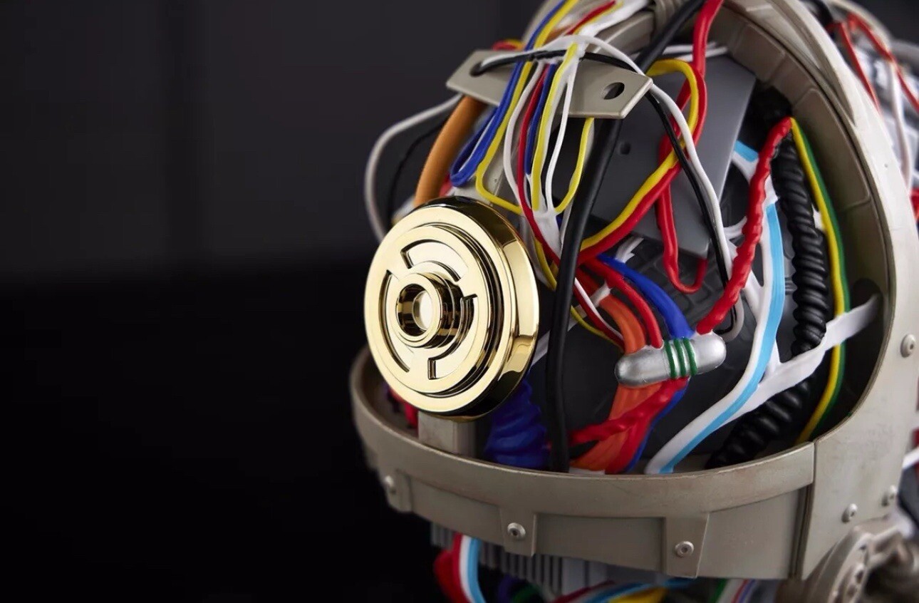 Disney Parks D23 Expo Star Wars Galactic Archive C-3PO Helmet Brand New Sealed!