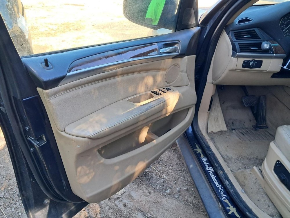 X5 2009 Glove Box 4833592