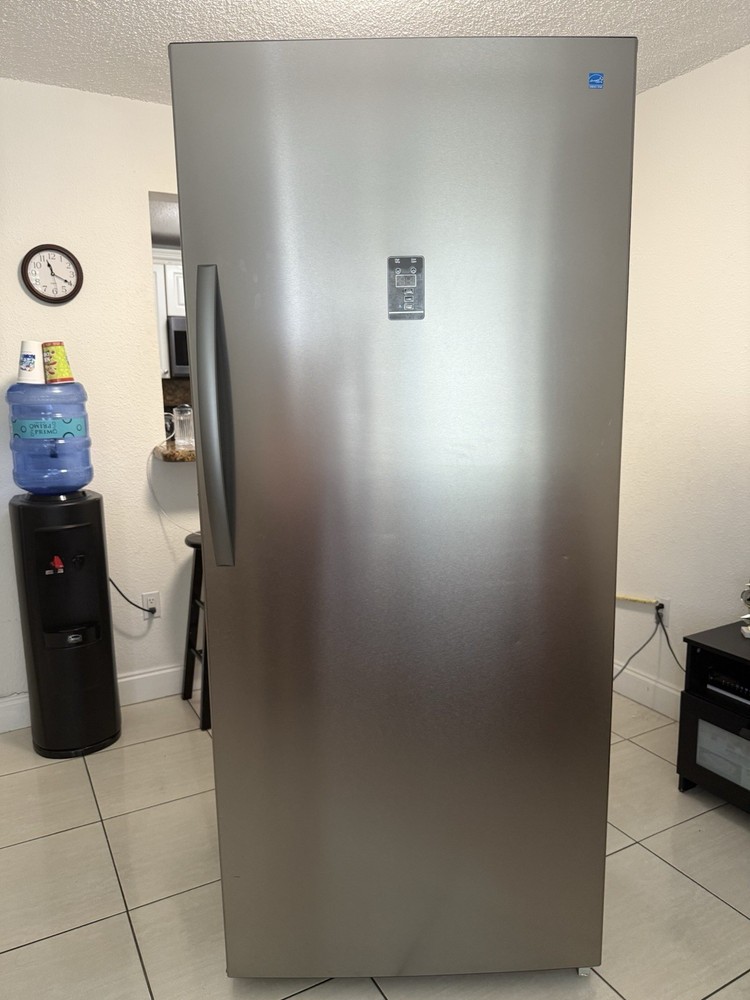 Vertical freezer