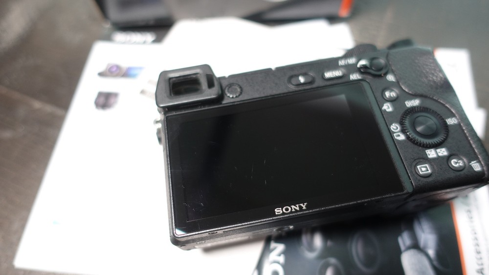 Sony a6300 Mirrorless Camera - Used (3475 shutter count) Needs sensor cleaned