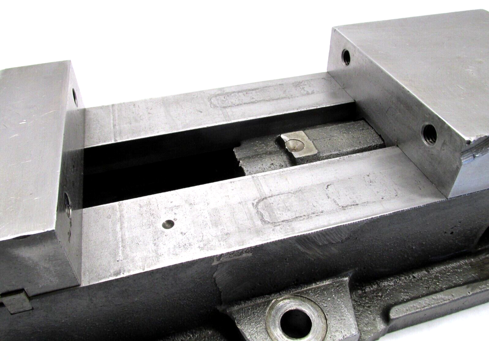 KURT ANGLOCK 6" MILLING MACHINE VISE - #D60