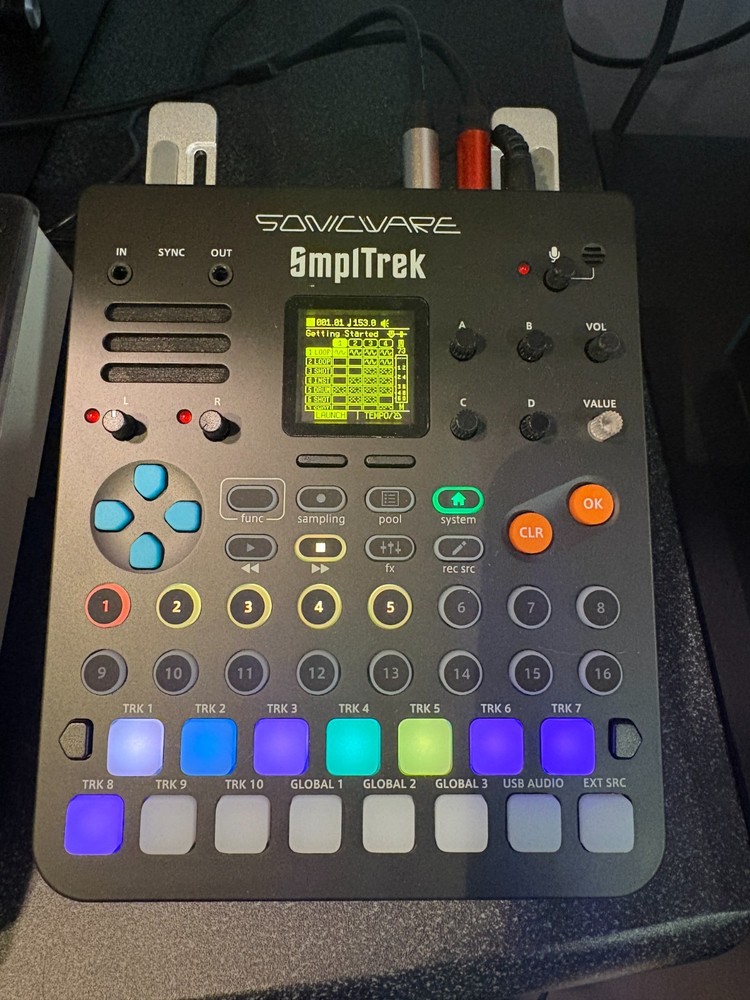Sonicware SmplTrek Portable Production Sampler & Decksaver