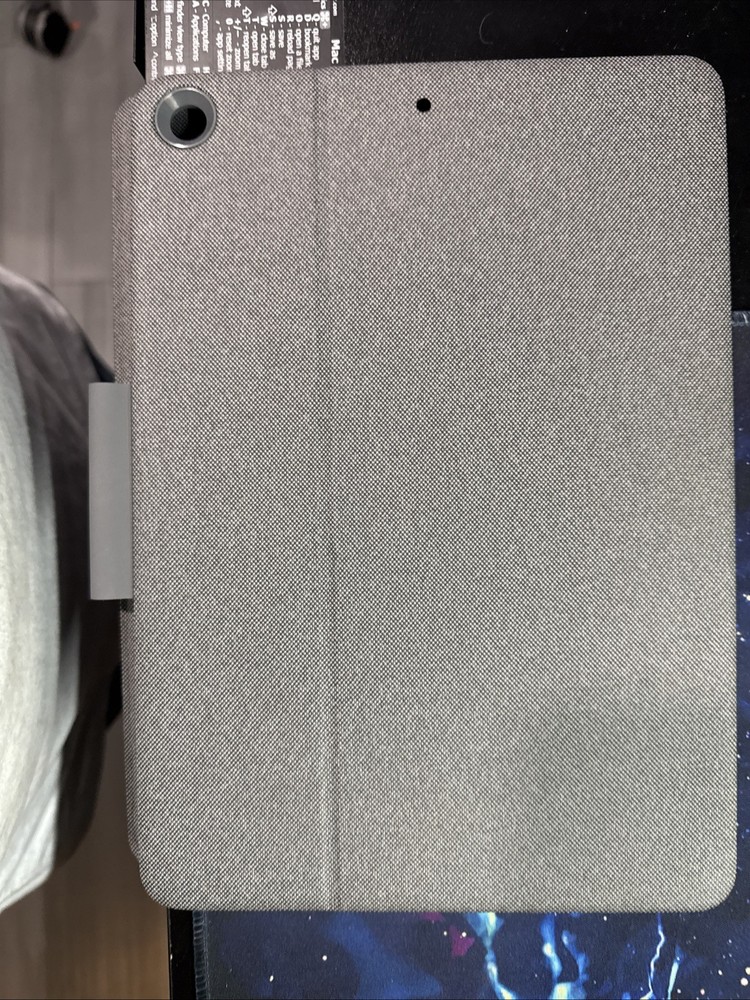 Logitech Combotouch Keyboard Case With Trackpad For iPad 7th 8th 9th