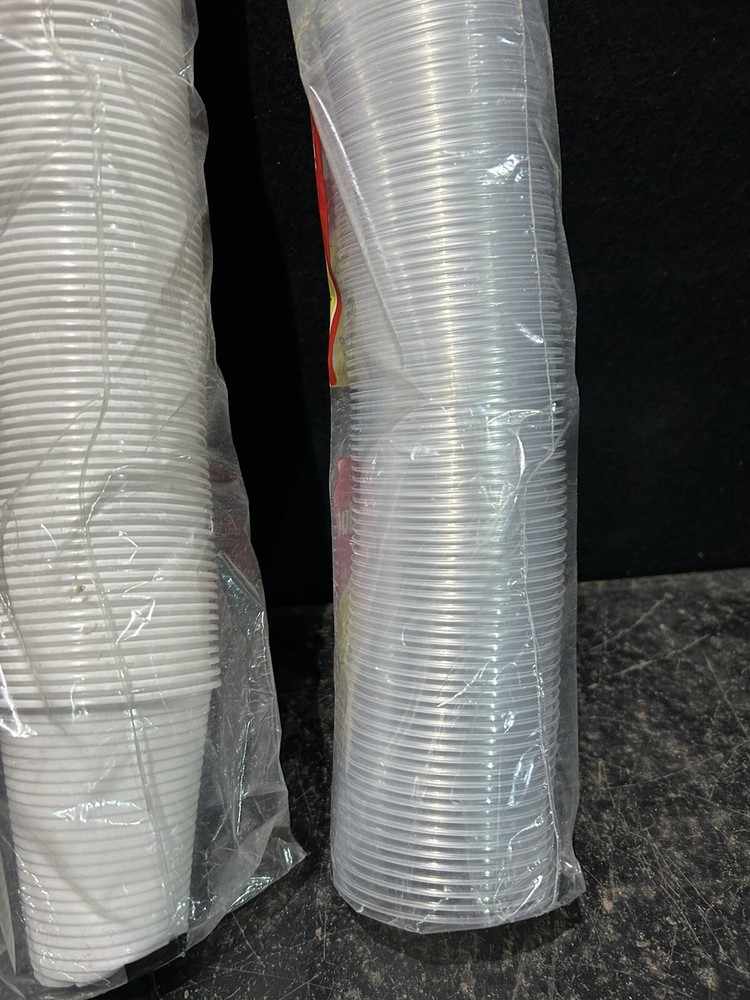White & Clear Plastic Vending Cups Reusable / Disposable Drinking Cups 180cc