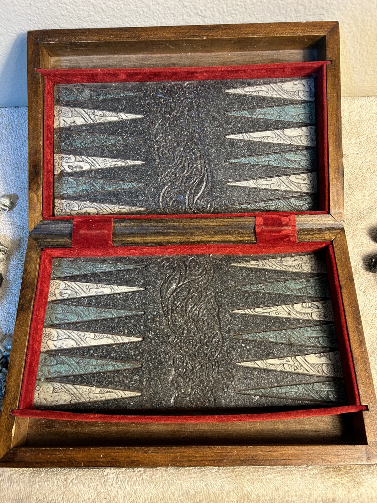 Medieval Skull Busts Mayan Or Aztec Inspired Chess & Backgammon Set - Incomplete