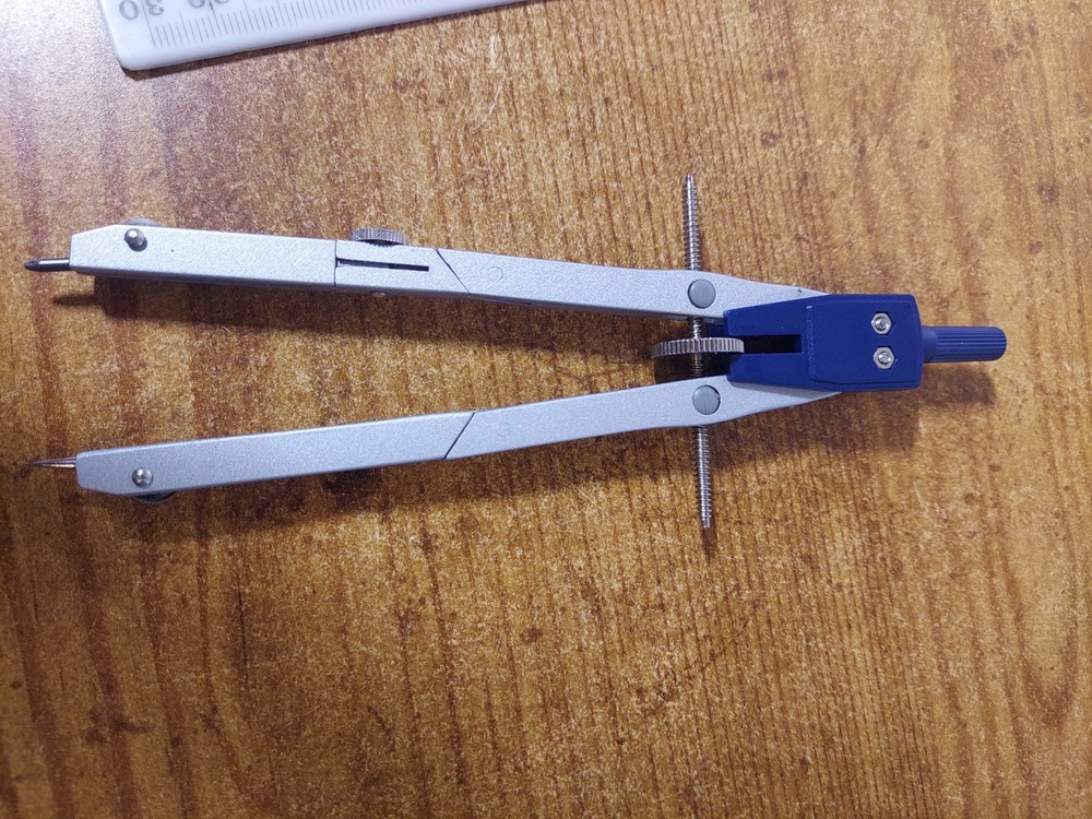Art Alternatives Bow Compass Set in Plastic Case AA27175