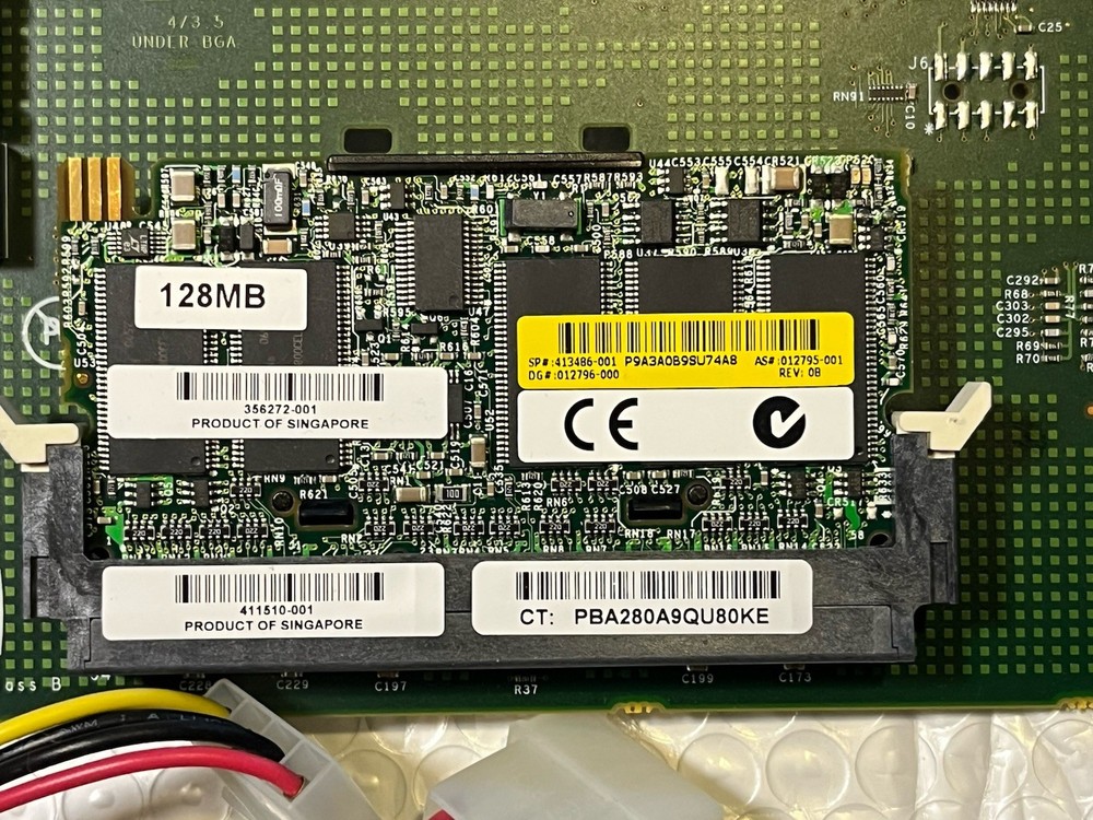 HP Smart Array (HSTNM-B010) Raid Controller 411510-001 + 128MB Cache plus cables